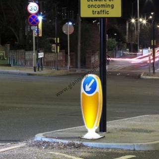 Reflectvie Traffic Bollard